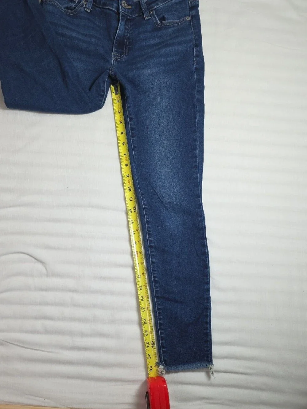 0787 Lucky Brand Women's Dark Indigo Skinny Jeans; 4/27